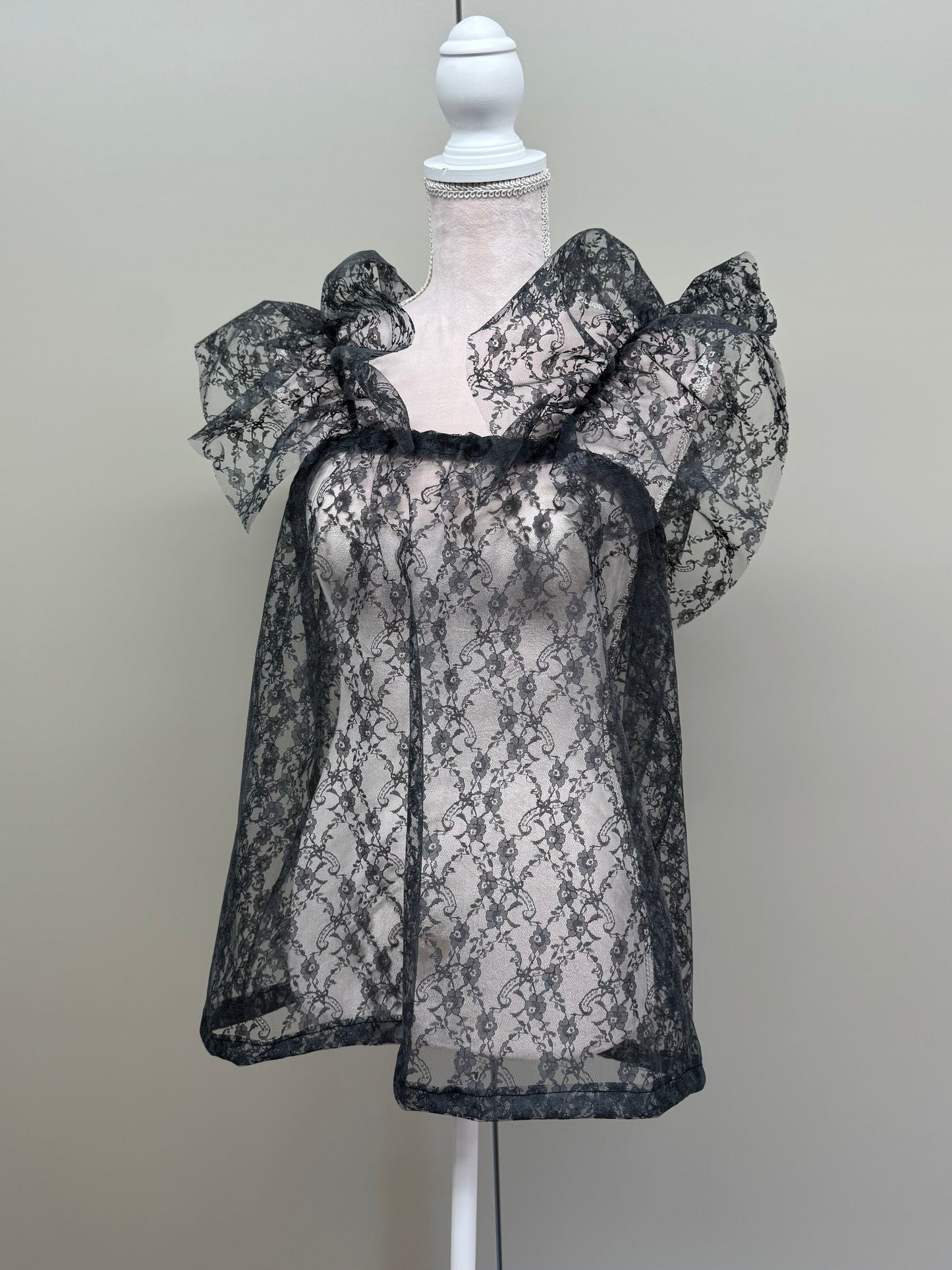 MIST- lace top