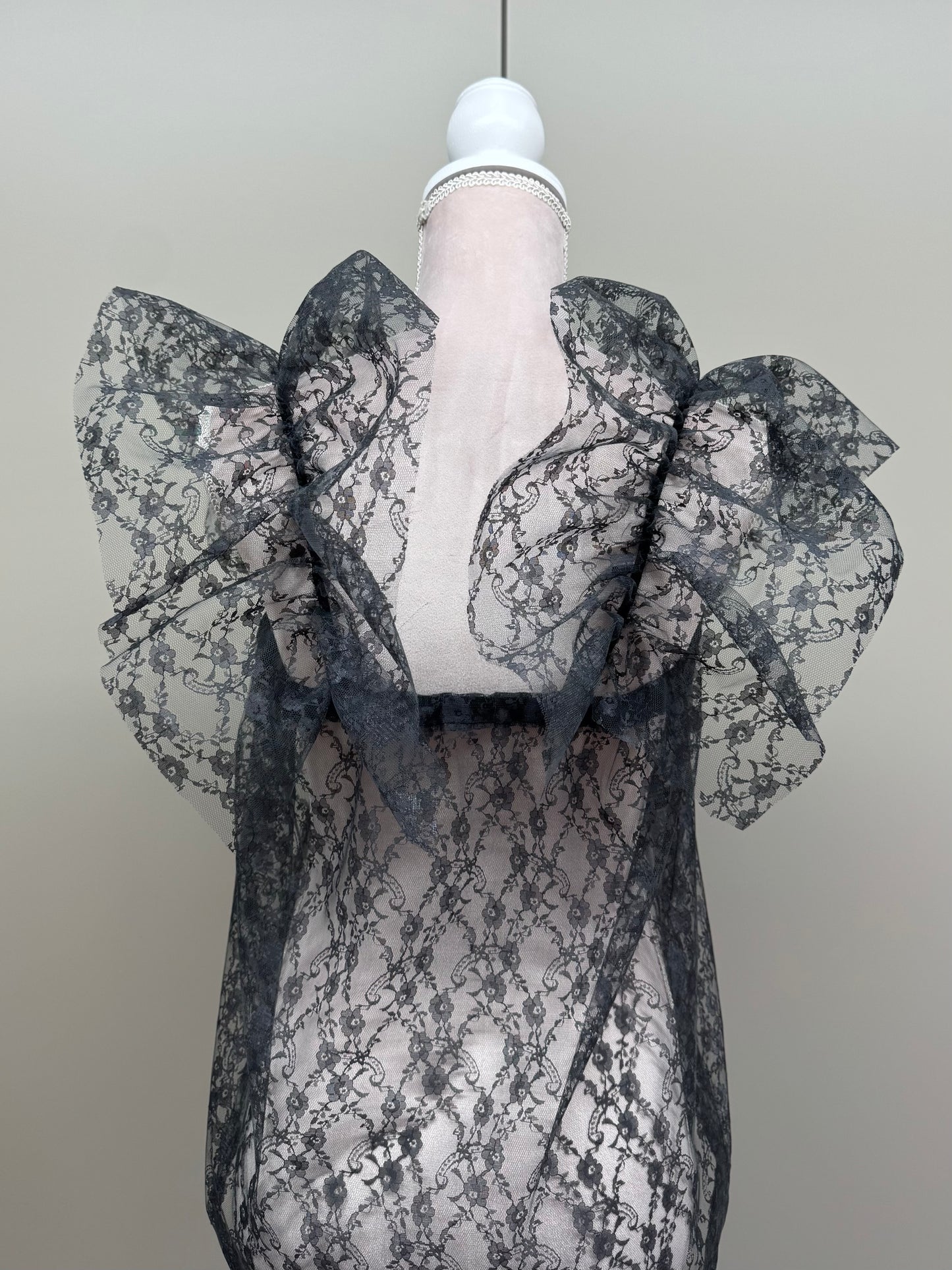 MIST- lace top
